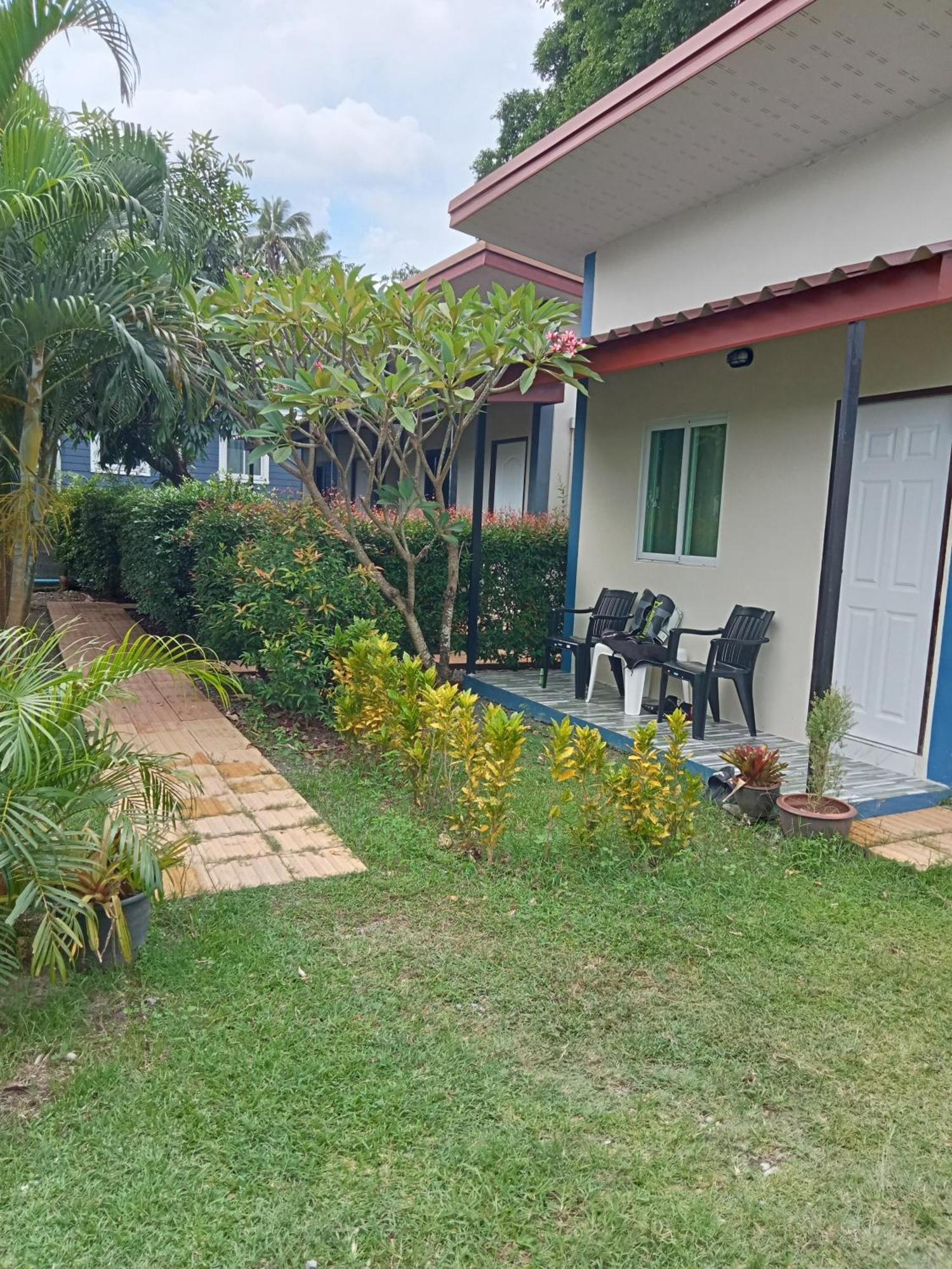 Airee Mini House Hostel Bang Tao Beach  Exterior photo